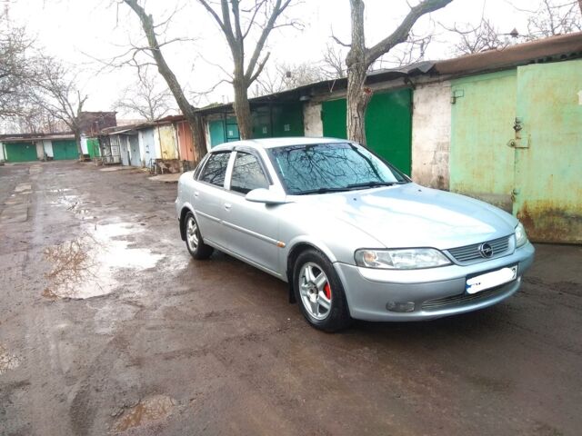 Сірий Опель Вектра Б, об'ємом двигуна 1.6 л та пробігом 250 тис. км за 3700 $, фото 1 на Automoto.ua