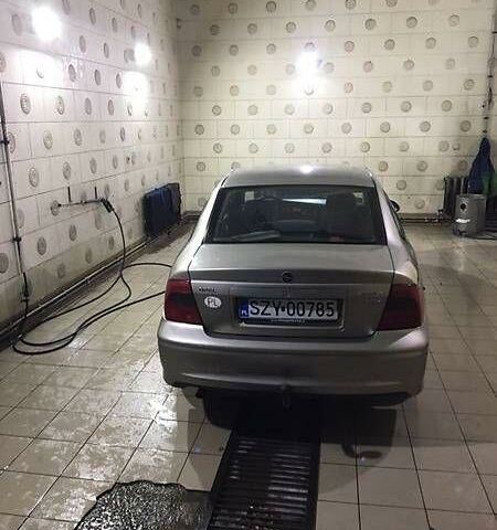 Серый Опель Вектра Б, объемом двигателя 1.8 л и пробегом 311 тыс. км за 1500 $, фото 1 на Automoto.ua