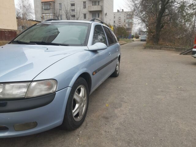 Синій Опель Вектра Б, об'ємом двигуна 2 л та пробігом 205 тис. км за 1300 $, фото 1 на Automoto.ua