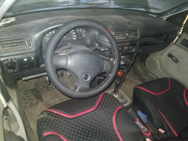 Белый Опель Вектра, объемом двигателя 0 л и пробегом 3 тыс. км за 600 $, фото 1 на Automoto.ua