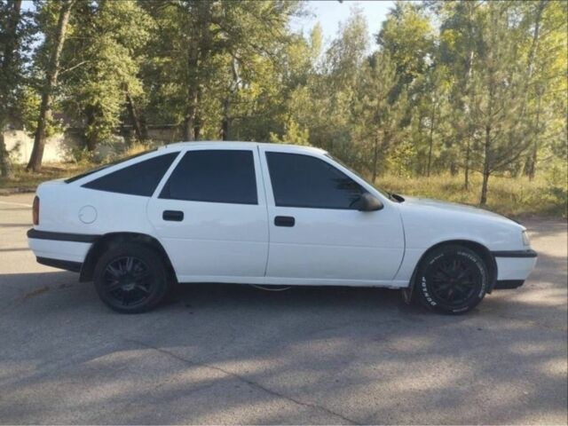 Белый Опель Вектра, объемом двигателя 2 л и пробегом 3 тыс. км за 1500 $, фото 1 на Automoto.ua