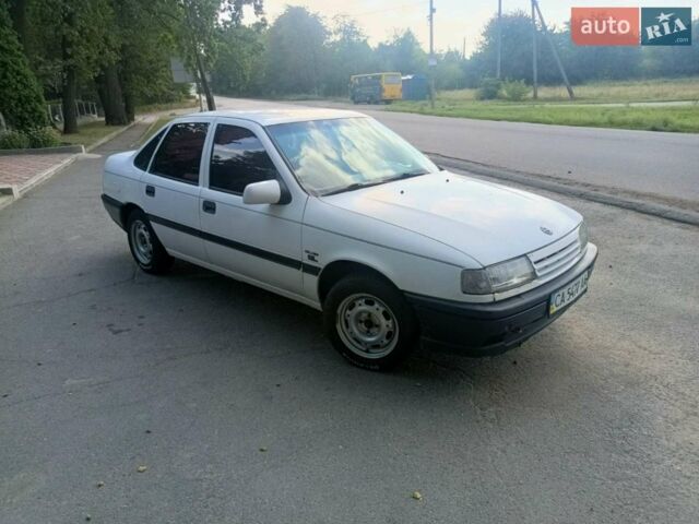 Білий Опель Вектра, об'ємом двигуна 1.6 л та пробігом 300 тис. км за 1700 $, фото 1 на Automoto.ua
