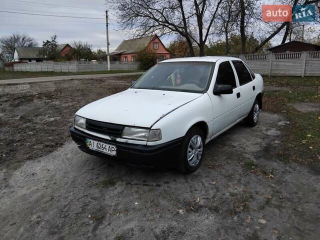 Белый Опель Вектра, объемом двигателя 2 л и пробегом 350 тыс. км за 720 $, фото 1 на Automoto.ua