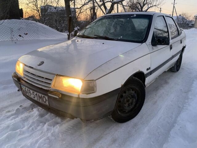 Белый Опель Вектра, объемом двигателя 1.7 л и пробегом 250 тыс. км за 520 $, фото 1 на Automoto.ua