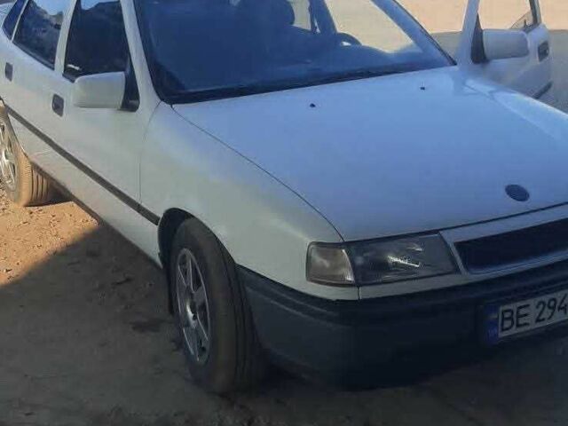 Белый Опель Вектра, объемом двигателя 0 л и пробегом 378 тыс. км за 2100 $, фото 1 на Automoto.ua