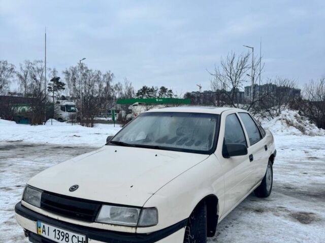 Белый Опель Вектра, объемом двигателя 1.7 л и пробегом 200 тыс. км за 1000 $, фото 1 на Automoto.ua