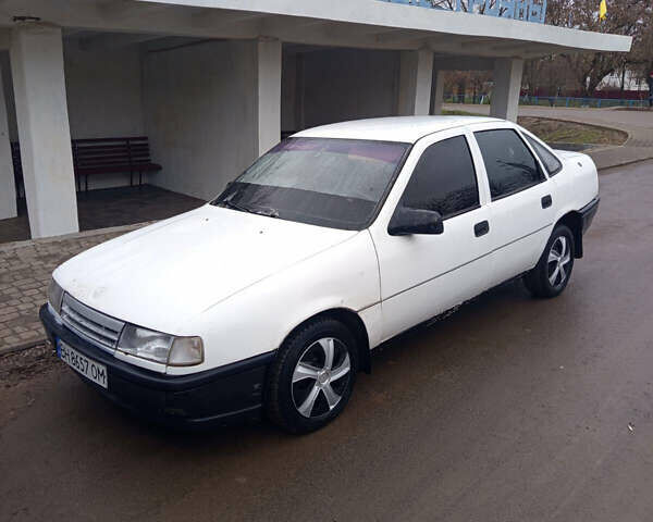 Білий Опель Вектра, об'ємом двигуна 1.6 л та пробігом 299 тис. км за 1250 $, фото 1 на Automoto.ua