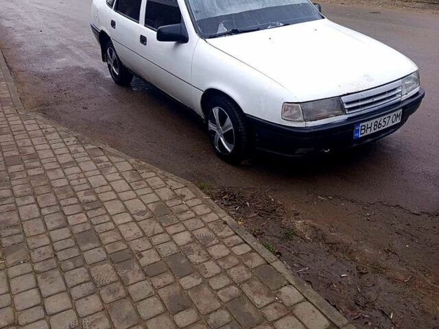 Білий Опель Вектра, об'ємом двигуна 1.6 л та пробігом 200 тис. км за 1100 $, фото 1 на Automoto.ua