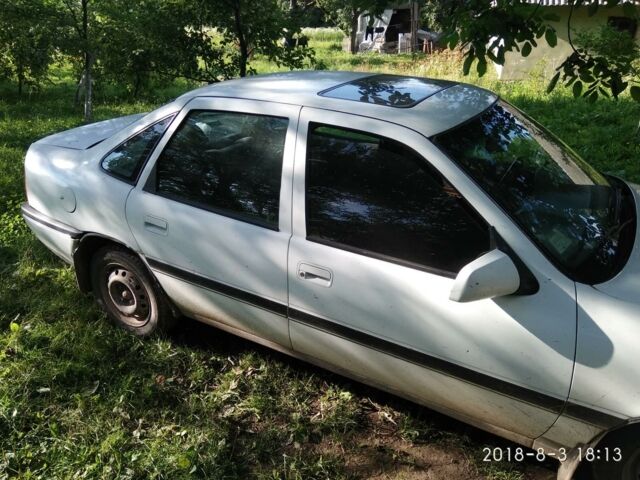 Белый Опель Вектра, объемом двигателя 1.6 л и пробегом 190 тыс. км за 1600 $, фото 1 на Automoto.ua