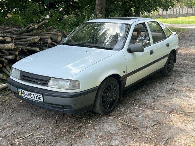 Білий Опель Вектра, об'ємом двигуна 1.8 л та пробігом 250 тис. км за 800 $, фото 1 на Automoto.ua