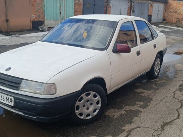 Білий Опель Вектра, об'ємом двигуна 1.6 л та пробігом 230 тис. км за 750 $, фото 1 на Automoto.ua