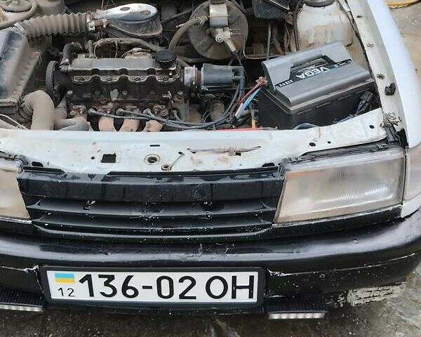 Белый Опель Вектра, объемом двигателя 1.8 л и пробегом 481 тыс. км за 1300 $, фото 1 на Automoto.ua