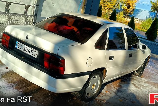 Білий Опель Вектра, об'ємом двигуна 2 л та пробігом 305 тис. км за 950 $, фото 1 на Automoto.ua