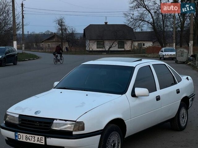 Белый Опель Вектра, объемом двигателя 1.6 л и пробегом 235 тыс. км за 1150 $, фото 1 на Automoto.ua