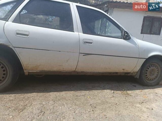 Білий Опель Вектра, об'ємом двигуна 2 л та пробігом 477 тис. км за 700 $, фото 1 на Automoto.ua