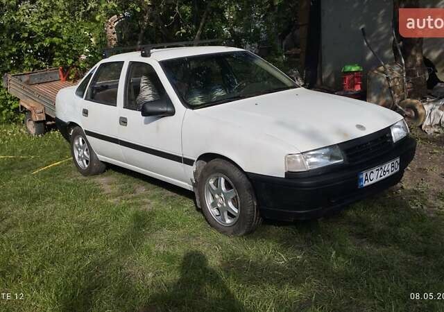 Опель Вектра 1990 в Луцке на Automoto.ua Белый Опель Вектра, объемом двигателя 2 л и пробегом 5 тыс. км за 2150 $, фото 1 на Automoto.ua