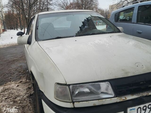 Белый Опель Вектра, объемом двигателя 1.6 л и пробегом 350 тыс. км за 800 $, фото 1 на Automoto.ua