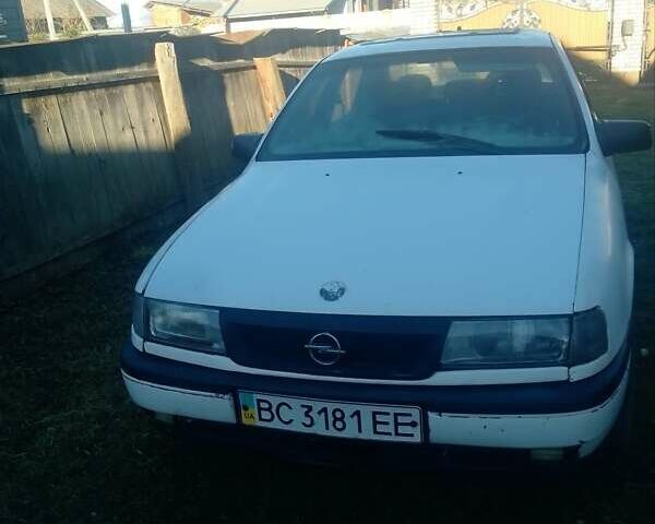 Белый Опель Вектра, объемом двигателя 1.6 л и пробегом 190 тыс. км за 850 $, фото 1 на Automoto.ua