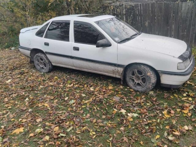 Белый Опель Вектра, объемом двигателя 0 л и пробегом 333 тыс. км за 500 $, фото 1 на Automoto.ua