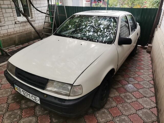 Білий Опель Вектра, об'ємом двигуна 1.8 л та пробігом 360 тис. км за 950 $, фото 1 на Automoto.ua