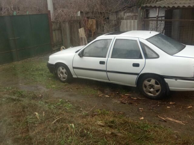 Білий Опель Вектра, об'ємом двигуна 1.8 л та пробігом 223 тис. км за 548 $, фото 1 на Automoto.ua