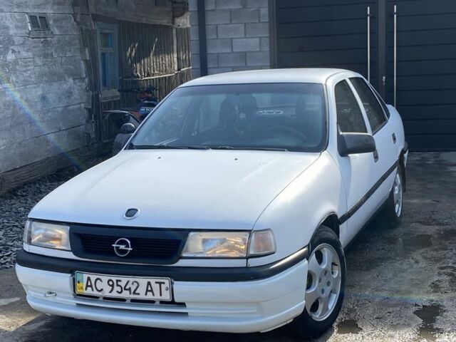 Білий Опель Вектра, об'ємом двигуна 1.7 л та пробігом 250 тис. км за 1450 $, фото 1 на Automoto.ua