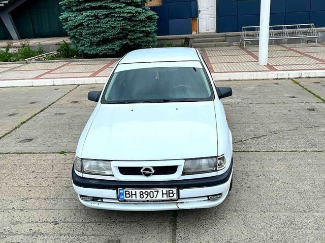 Білий Опель Вектра, об'ємом двигуна 1.6 л та пробігом 0 тис. км за 1400 $, фото 1 на Automoto.ua