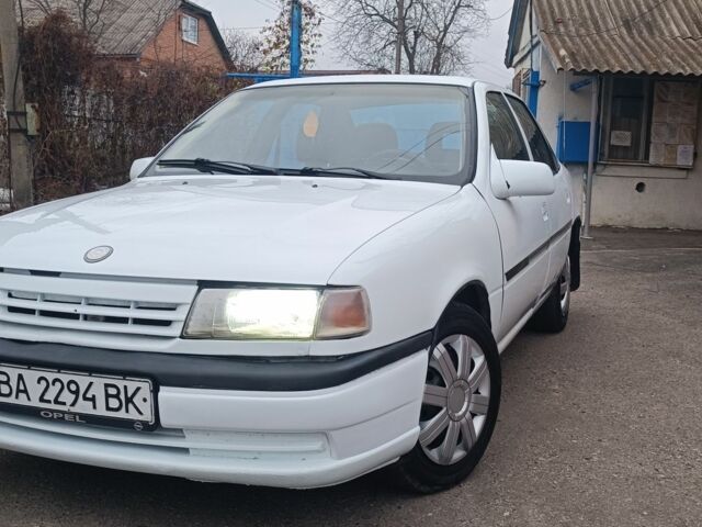 Белый Опель Вектра, объемом двигателя 1.8 л и пробегом 250 тыс. км за 1250 $, фото 1 на Automoto.ua