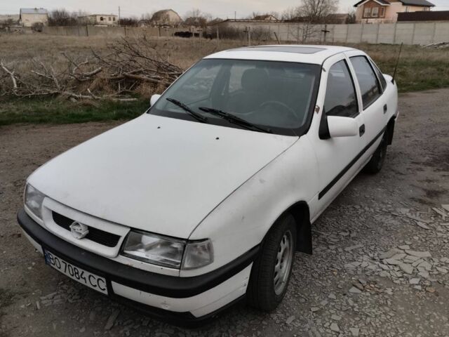 Белый Опель Вектра, объемом двигателя 0 л и пробегом 300 тыс. км за 1500 $, фото 1 на Automoto.ua