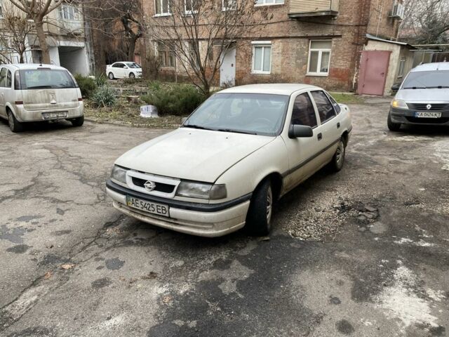 Белый Опель Вектра, объемом двигателя 1.8 л и пробегом 194 тыс. км за 850 $, фото 1 на Automoto.ua
