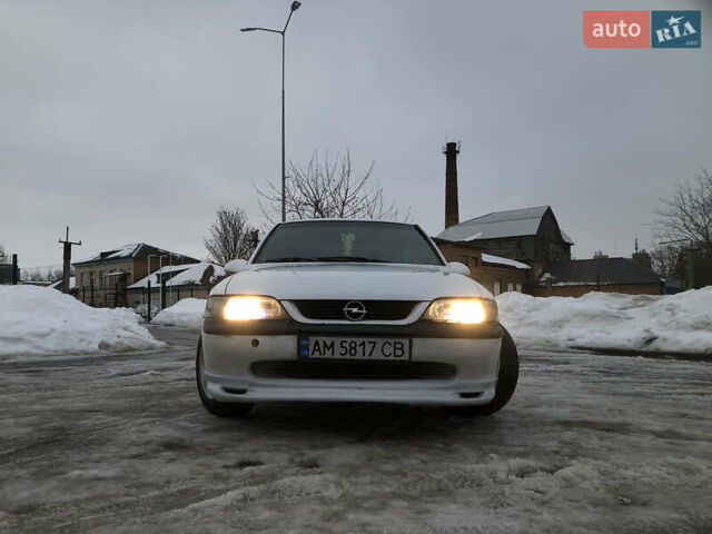 Белый Опель Вектра, объемом двигателя 1.7 л и пробегом 365 тыс. км за 1699 $, фото 1 на Automoto.ua