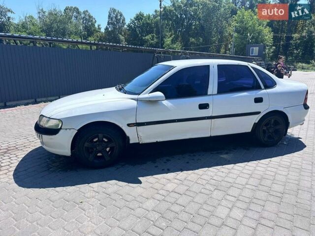 Белый Опель Вектра, объемом двигателя 1.6 л и пробегом 350 тыс. км за 1350 $, фото 1 на Automoto.ua