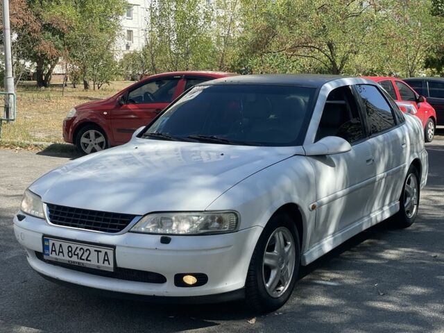 Белый Опель Вектра, объемом двигателя 2.5 л и пробегом 300 тыс. км за 2154 $, фото 1 на Automoto.ua