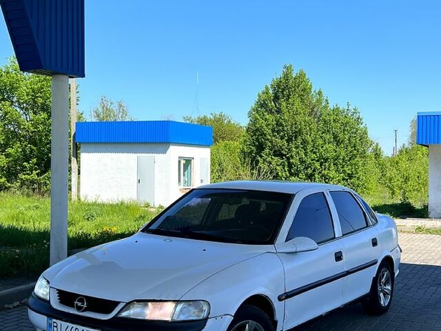 Белый Опель Вектра, объемом двигателя 1.6 л и пробегом 0 тыс. км за 1400 $, фото 1 на Automoto.ua