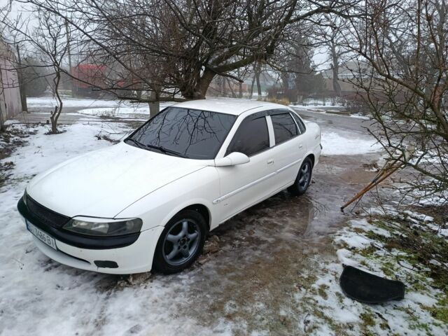 Білий Опель Вектра, об'ємом двигуна 2 л та пробігом 30 тис. км за 1700 $, фото 1 на Automoto.ua