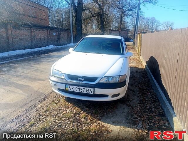 Белый Опель Вектра, объемом двигателя 1.8 л и пробегом 300 тыс. км за 2050 $, фото 1 на Automoto.ua