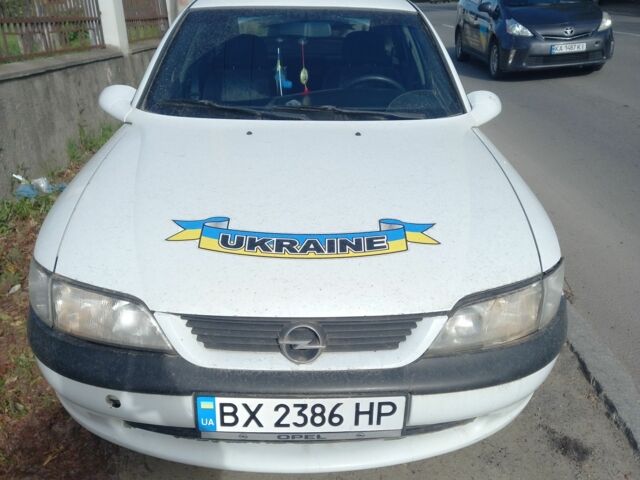Опель Вектра 1998 у Чернівцях на Automoto.ua Білий Опель Вектра, об'ємом двигуна 1.6 л та пробігом 450 тис. км за 1650 $, фото 1 на Automoto.ua