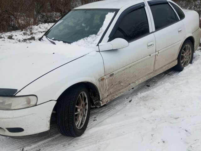 Белый Опель Вектра, объемом двигателя 2 л и пробегом 300 тыс. км за 650 $, фото 1 на Automoto.ua
