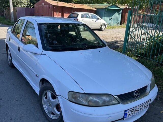Белый Опель Вектра, объемом двигателя 1.6 л и пробегом 220 тыс. км за 1605 $, фото 1 на Automoto.ua
