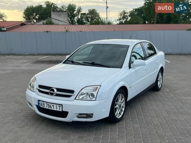 Білий Опель Вектра, об'ємом двигуна 2 л та пробігом 290 тис. км за 4200 $, фото 1 на Automoto.ua