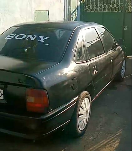 Білий Опель Вектра, об'ємом двигуна 1.7 л та пробігом 369 тис. км за 500 $, фото 1 на Automoto.ua