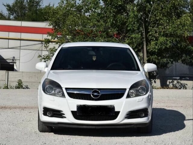 Опель Вектра 2008 в Кривом Роге на Automoto.ua Белый Опель Вектра, объемом двигателя 2.2 л и пробегом 249 тыс. км за 6200 $, фото 1 на Automoto.ua