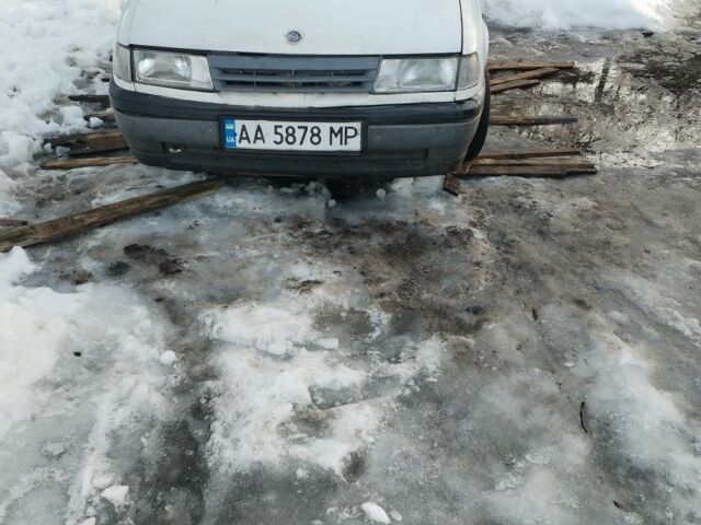 Белый Опель Вектра, объемом двигателя 1 л и пробегом 350 тыс. км за 882 $, фото 1 на Automoto.ua