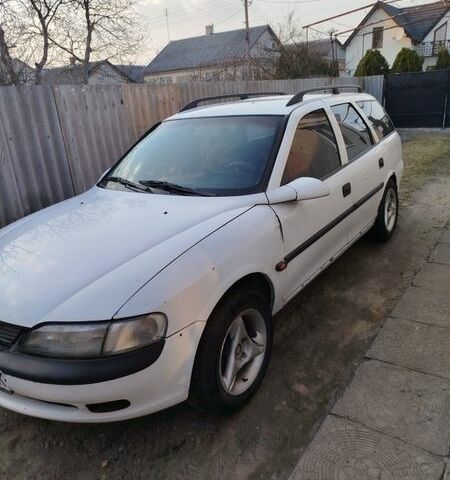 Белый Опель Вектра, объемом двигателя 1.6 л и пробегом 291 тыс. км за 700 $, фото 1 на Automoto.ua