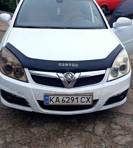 Белый Опель Вектра, объемом двигателя 1.9 л и пробегом 218 тыс. км за 4400 $, фото 1 на Automoto.ua