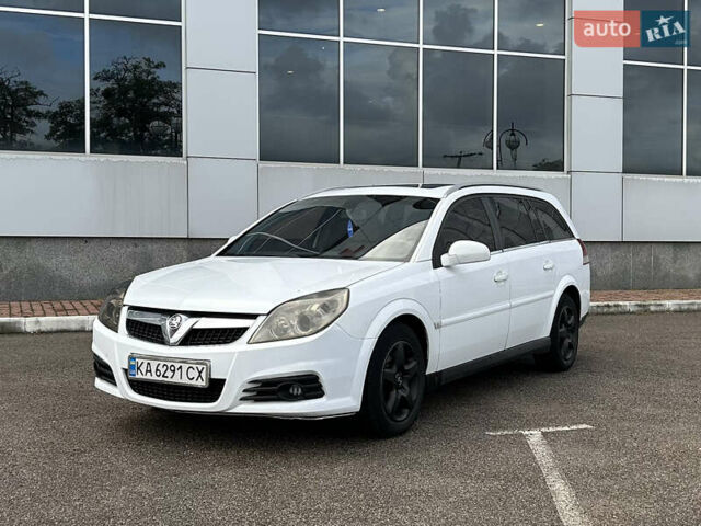 Белый Опель Вектра, объемом двигателя 1.9 л и пробегом 205 тыс. км за 3950 $, фото 1 на Automoto.ua