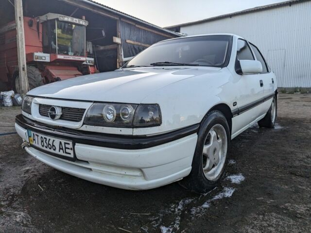 Белый Опель Вектра, объемом двигателя 2 л и пробегом 207 тыс. км за 1600 $, фото 1 на Automoto.ua