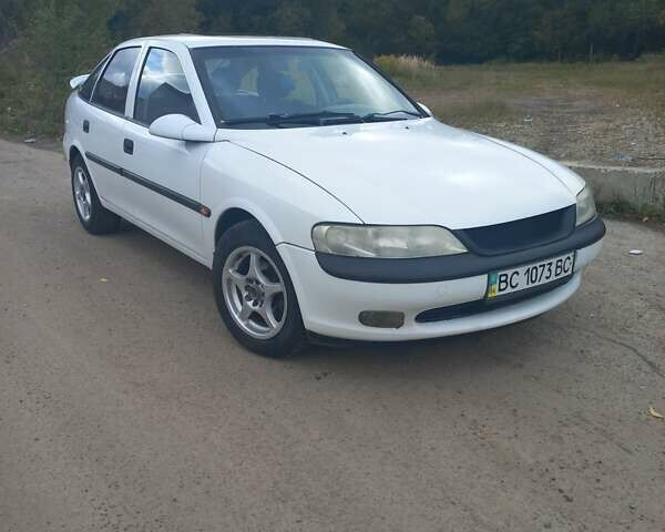 Опель Вектра 1996 в Львове на Automoto.ua Белый Опель Вектра, объемом двигателя 1.6 л и пробегом 294 тыс. км за 2200 $, фото 1 на Automoto.ua