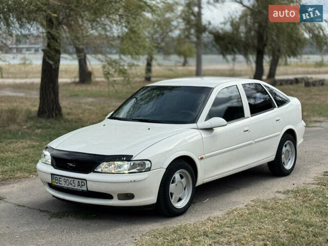 Білий Опель Вектра, об'ємом двигуна 2 л та пробігом 340 тис. км за 2500 $, фото 1 на Automoto.ua