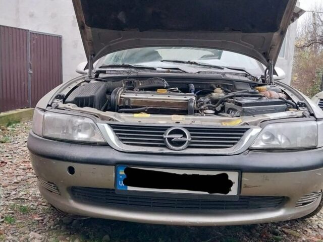 Бежевый Опель Вектра, объемом двигателя 2 л и пробегом 500 тыс. км за 1500 $, фото 1 на Automoto.ua